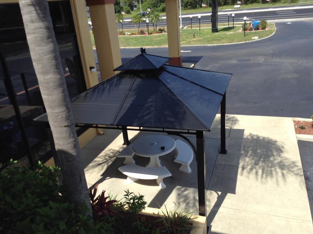 Rodeway Inn Port Richey North Екстер'єр фото