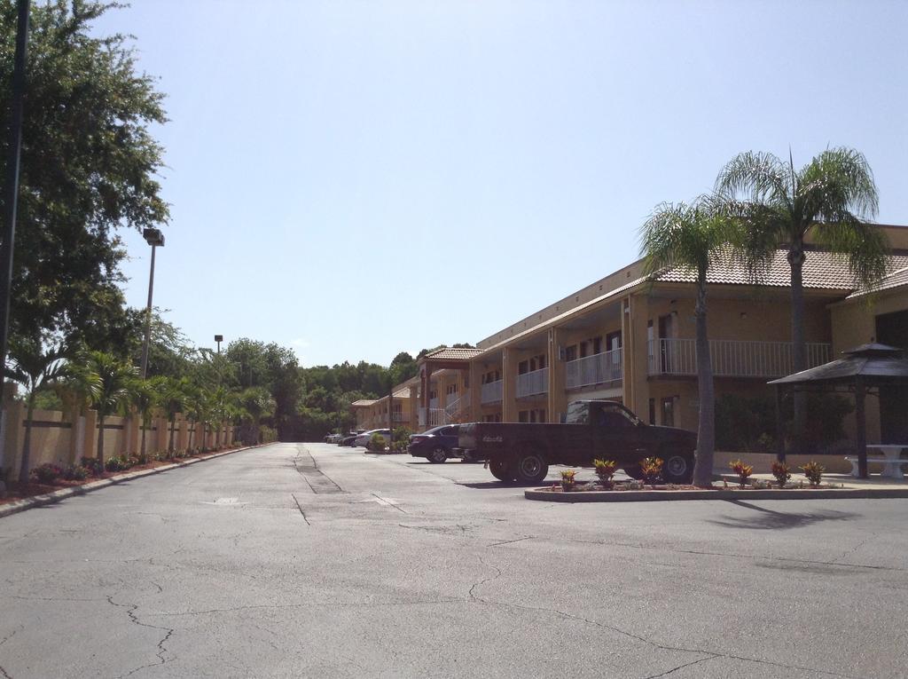 Rodeway Inn Port Richey North Екстер'єр фото