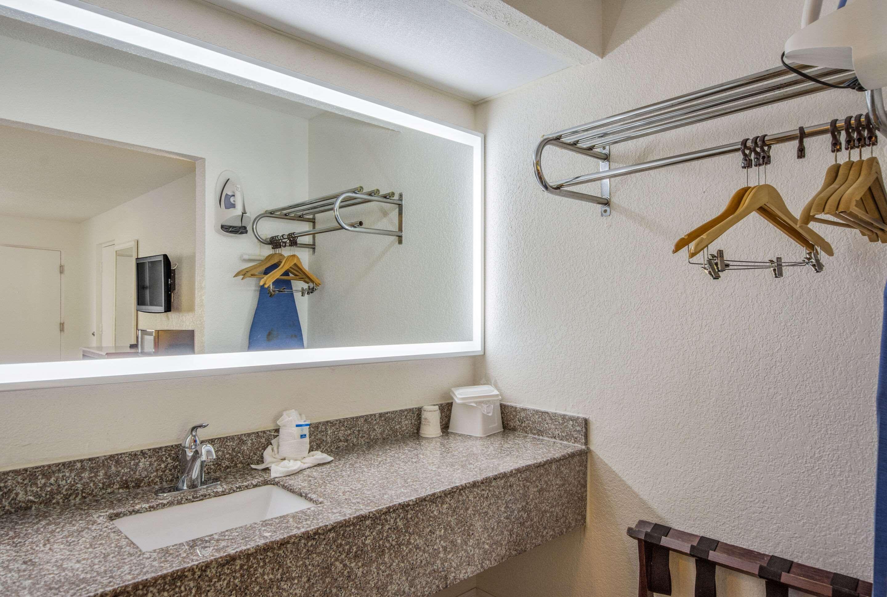 Rodeway Inn Port Richey North Екстер'єр фото