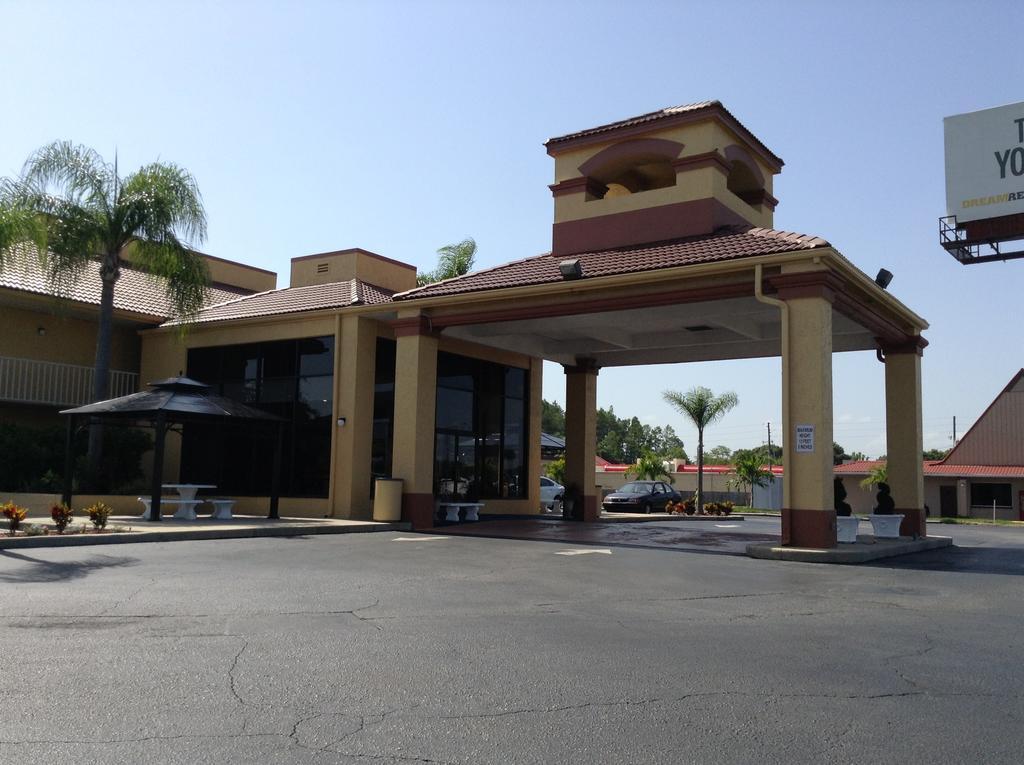 Rodeway Inn Port Richey North Екстер'єр фото